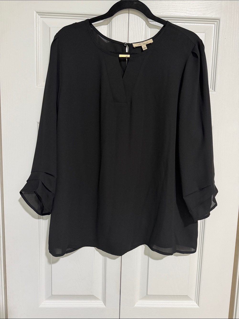 Black Split-Neck 3/4 Sleeve Blouse by